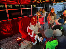 Der Nikolaus am Ratschplatz