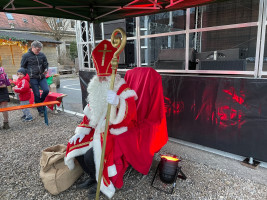 Der Nikolaus am Ratschplatz